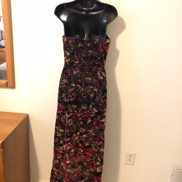 Velvet embroidered dress - Picture 7 of 7